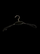 Cargar imagen en el visor de la galería, 5 Perchas para colgar ropa vestimenta prendas, negro, armario