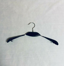 Cargar imagen en el visor de la galería, 5 Perchas para colgar ropa vestimenta prendas, negro, armario