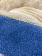 Cargar imagen en el visor de la galería, COJIN REDONDO PARA PERRO LUJO 3 C0LORES Ø54 CM H9 CM