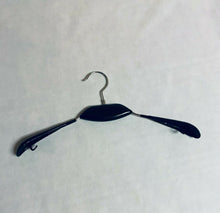 Cargar imagen en el visor de la galería, 5 Perchas para colgar ropa vestimenta prendas, negro, armario