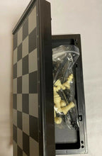 Cargar imagen en el visor de la galería, AJEDREZ MAGENETICO PLASTICO 30x30CM