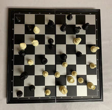 Cargar imagen en el visor de la galería, AJEDREZ MAGENETICO PLASTICO 30x30CM