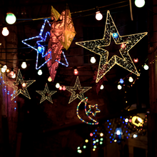 Cargar imagen en el visor de la galería, Estrella de Navidad Luminosa 3D de Metal con Luces LED Cálidas - Decoración Interior Festiva para Navidad en Plata
