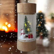 Cargar imagen en el visor de la galería, Figura Navideña en Tubo de Cristal con Luz LED – 3 Modelos al Azar para Decoracion de Navidad ø7x16.3cm
