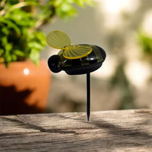 Cargar imagen en el visor de la galería, 5 Luces Solares de Jardín Abeja LED Impermeables – Decoración Exterior para Plantas, Macetas, Césped, Balcón o Terraza

