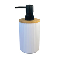 Cargar imagen en el visor de la galería, Set de Baño Premium de 3 Piezas | Diseño Acanalado PP y Bambú | Dosificador 350ml, Vaso y Jabonera | Estilo Nórdico Moderno

