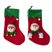 Cargar imagen en el visor de la galería, Set de 2 Calcetines Navideños 3D de Elfo con Lentejuelas - Botas de Navidad Colgantes de Poliéster (26x45 cm)
