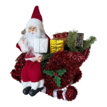 Cargar imagen en el visor de la galería, Papá Noel en Trineo con Hilo Rojo y Regalos - Adorno Navideño Decorativo 35x16x34 cm
