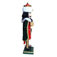 Cargar imagen en el visor de la galería, Conjunto de 3 Figuras de los Reyes Magos Cascanueces de Madera - Adorno Tradicional para Navidad y Día de Reyes
