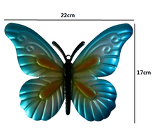 Cargar imagen en el visor de la galería, Set de 4 Mariposas de Chapa con Diseño Colgate – Decoración de Pared para Jardín
