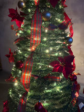 Cargar imagen en el visor de la galería, Árbol de Navidad Plegable con Luces LED Cálidas Decorado con Flores, Lazos y Bolas Dradas y Rojas para Interior y Exterior IP44 - Gerimport
