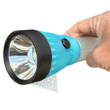 Cargar imagen en el visor de la galería, Linterna de Mano Portatil Emegencia Sumegible y Estanca LED Funciona con Pilas AA ideal para camping, pesca o largas caminatas en el bosque - Maxia Market
