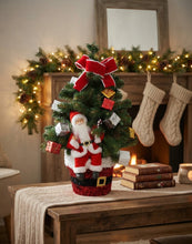 Cargar imagen en el visor de la galería, Árbol de Navidad 80 cm con Papá Noel, Lazo y Regalos - Decoración Navideña con Maceta Decorada de 80 Centímetros
