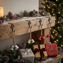 Cargar imagen en el visor de la galería, Pack 6 Campanas Cascabeles Navideños Colgantes Dobles con Cuerda de Yute - Adornos Rústicos para Árbol de Navidad y Decoración del Hogar
