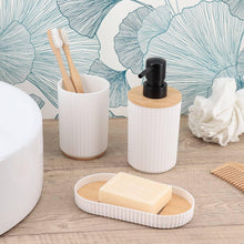 Cargar imagen en el visor de la galería, Set de Baño Premium de 3 Piezas | Diseño Acanalado PP y Bambú | Dosificador 350ml, Vaso y Jabonera | Estilo Nórdico Moderno
