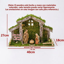 Cargar imagen en el visor de la galería, Portal de Belén Artesanal de Madera y Musgo Natural (40x18x27 cm) – Pesebre Navideño Tradicional para Figuras de 10 cm (No Incluidas)
