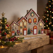 Cargar imagen en el visor de la galería, Casa de Madera Navideña con Luz LED, Decoración de Navidad de Pueblo con Niños y Abetos, 25x4.5x18 cm, Modelo Surtido (1 Unidad)
