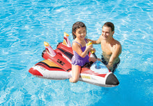 Cargar imagen en el visor de la galería, Flotador inflable para piscina INTEX con forma de avión con pistola de agua: Juguete de piscina para niños – Incluye pistola de agua – Capacidad de peso: 40 kg – 117 x 117 cm – El color Azar
