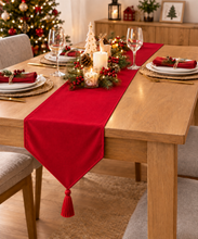 Cargar imagen en el visor de la galería, Camino de Mesa Rojo de Navidad 32x180 cm con Borlas – Decoración Elegante y Festiva para Mesa de Comedor, Fiestas y Hogar
