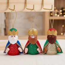 Cargar imagen en el visor de la galería, Set de 3 Reyes Magos Colgantes para Árbol de Navidad, Figuras de Tela Melchor, Gaspar y Baltasar, Adornos Navideños Decoración del Hogar
