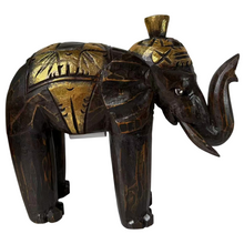 Cargar imagen en el visor de la galería, Figura Elefante de Madera Marrón hecho a mano decoración del hogar
