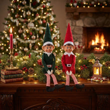 Cargar imagen en el visor de la galería, Pareja de Elfos Sentados Navideños Decorativos - Pack de 2 Muñecos Duendes de Navidad para Colgar y Estantería
