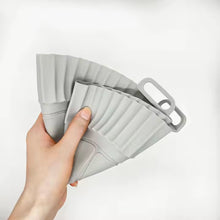 Cargar imagen en el visor de la galería, Molde silicona para Freidora de Aire, Vaporera, Horno y Microondas Redondo ø18 o 20 cm. Gris. Reutilizable y apto para lavavajillas. Resistente hasta 220 C. Antiadherente e Impermeable. No se deforma - Quttin
