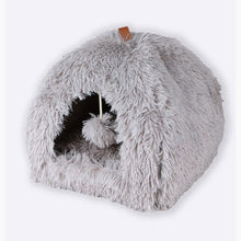 Cargar imagen en el visor de la galería, Casa Cueva para Gatos y Mascotas 45x45x43 cm – Cama Suave de Poliéster con Bola Colgante | Refugio Calentito para Gato o Perro Pequeño | 3 Colores Envío Aleatorio
