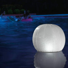 Cargar imagen en el visor de la galería, Lámpara LED flotante para piscinas &amp; forma redonda 23 x 22 cm
