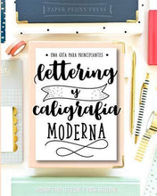 Cargar imagen en el visor de la galería, Plantillas letras lettering bismark 12 unds alfabeto creatividad

