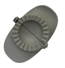 Cargar imagen en el visor de la galería, Maxia - Molde de Empanadillas Empanadas Patties Molde plástico 15x9.2 cm
