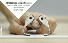 Cargar imagen en el visor de la galería, Colgador triple para escobas 3.2 x 35.5 cm blanco y gris con tornillos
