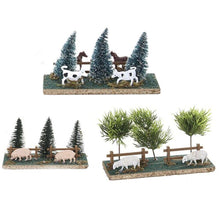 Cargar imagen en el visor de la galería, Escena animales comiendo con arboles 19x10x10cm pesebre Navidad decoracion Belén
