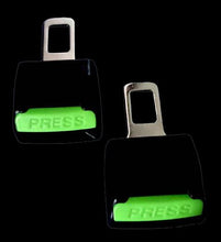 Cargar imagen en el visor de la galería, 2 x Adaptadores Hebilla cinturon de seguridad coche con pulsador fluorescente, accesorios de coche, Adaptador
